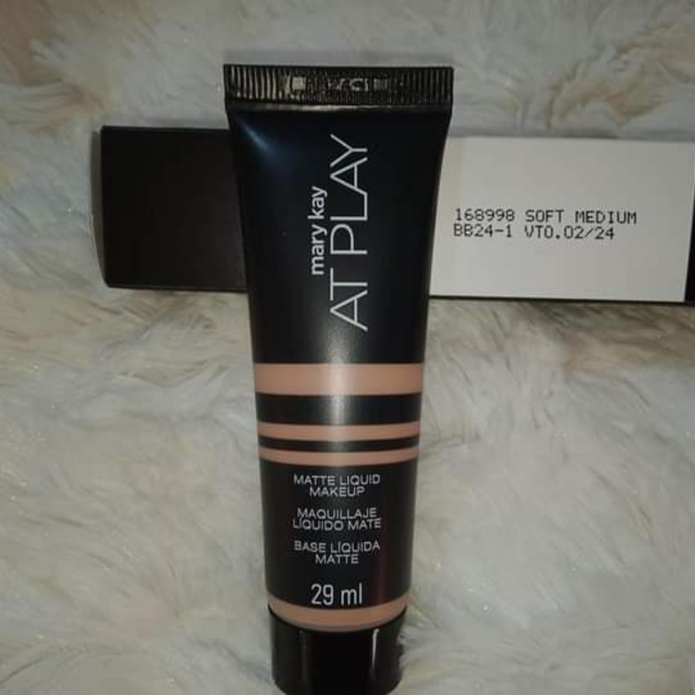 Mary Kay At Play Soft Medium Matte foundation.